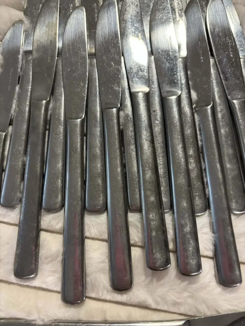 Lot of 16 + 1 Vintage Hull Stainless Steel Dinner Knives Japan MCM Flatware
